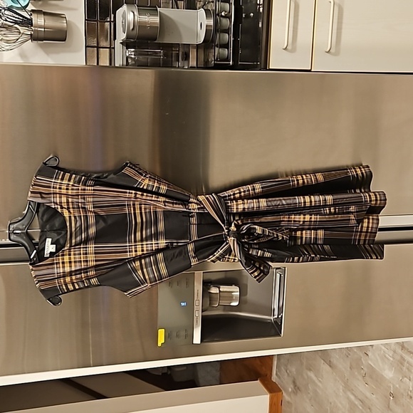 💕PENDLETON💕 Holiday Dress 100% Tafetta Silk ~ Black & Gold Tartan Plaid 18 - Picture 2 of 9